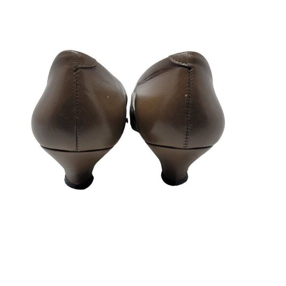 Vintage Spain Leather Kitten Heels 7M Brown 3D Bow Button Accent Secretary Geek - Picture 4 of 10